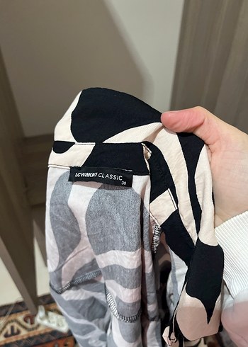 Zebra Desenli Zincir Detaylı Kadın Gömlek - Görsel 3