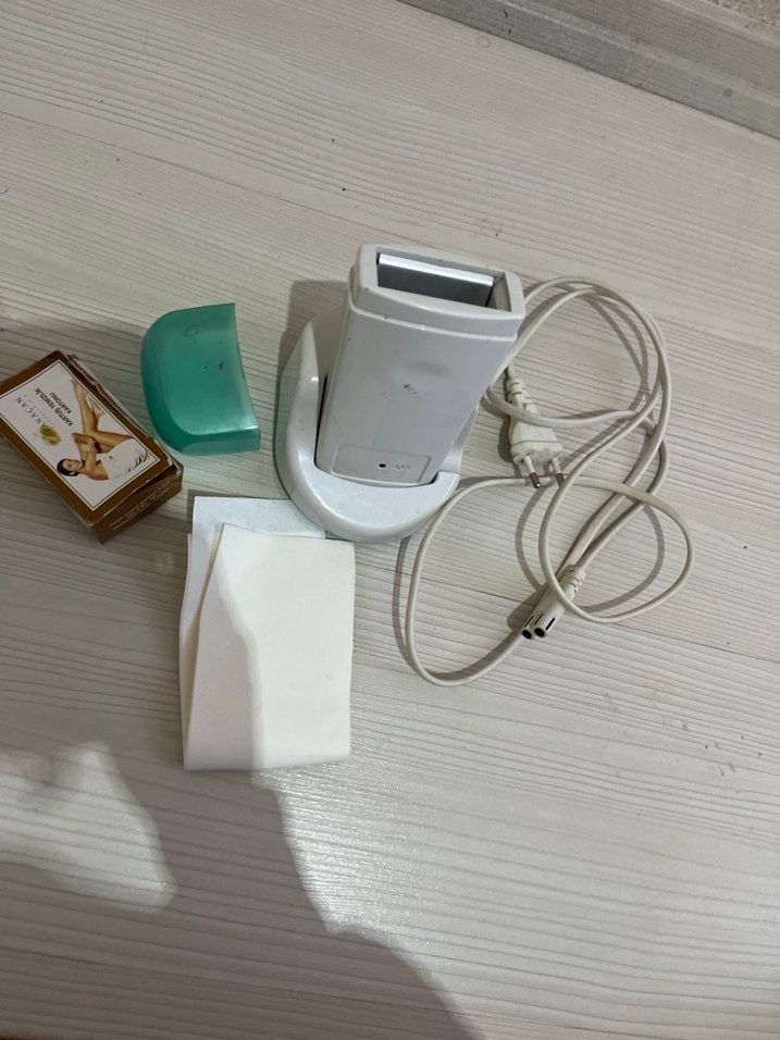 Beyaz Epilatör Seti ve Aksesuarları - Görsel 2