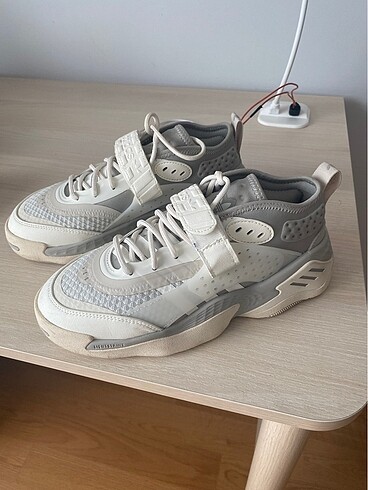 Adidas spor ayakkabı