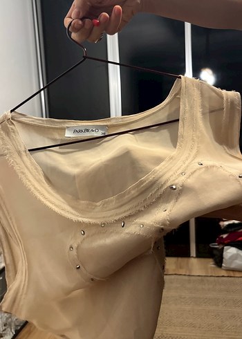 Bej Düğmeli Kolsuz Midi Bluz - Görsel 2