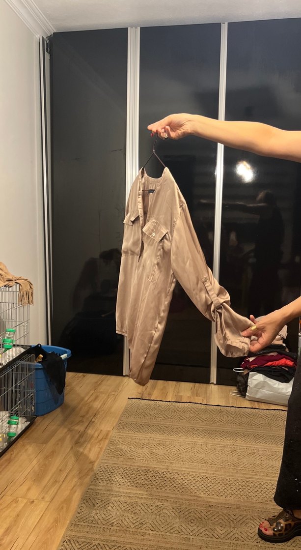 Bej Kadın Salaş V Yaka Düğmeli Gömlek - Görsel 5