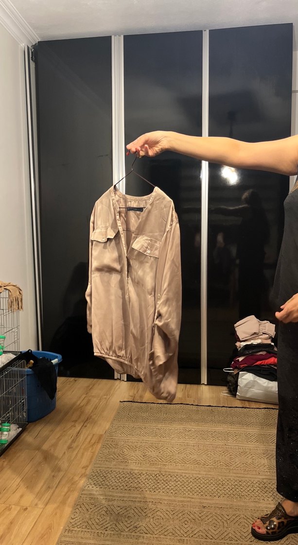 Bej Kadın Salaş V Yaka Düğmeli Gömlek - Görsel 3