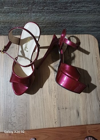 Diğer Bordo Parlak Stiletto Topuklu Kadın Ayakkabı