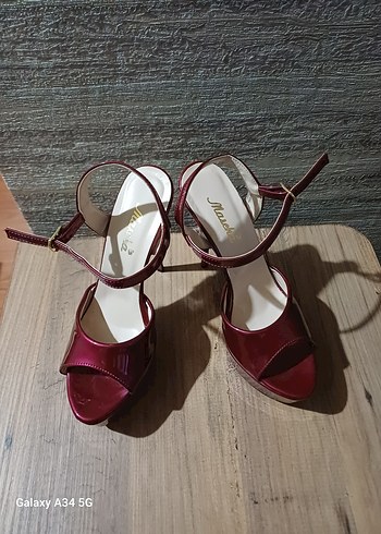 35,5 Beden bordo Renk Bordo Parlak Stiletto Topuklu Kadın Ayakkabı