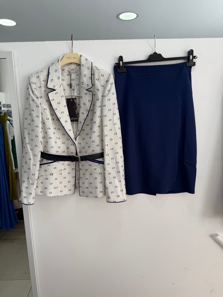 Kemerli Beyaz Kadın Ofis Ceketi ve eteği - Görsel 2