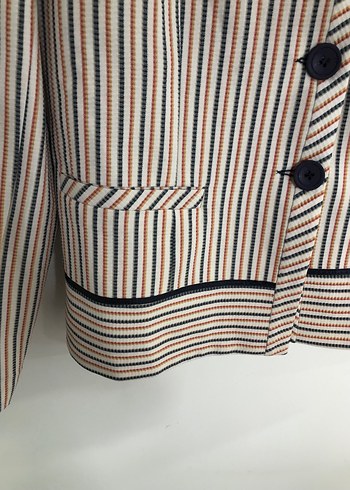 38 Beden beyaz Renk Düğmeli Çizgili Kısa Bej Kadın Blazer