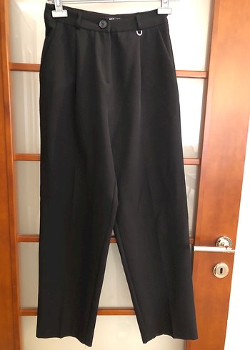 Kadın Siyah Kemerli Kumaş Pantolon - Görsel 2