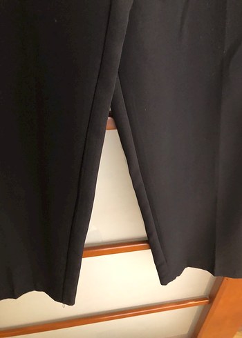 Kadın Siyah Kemerli Kumaş Pantolon - Görsel 3