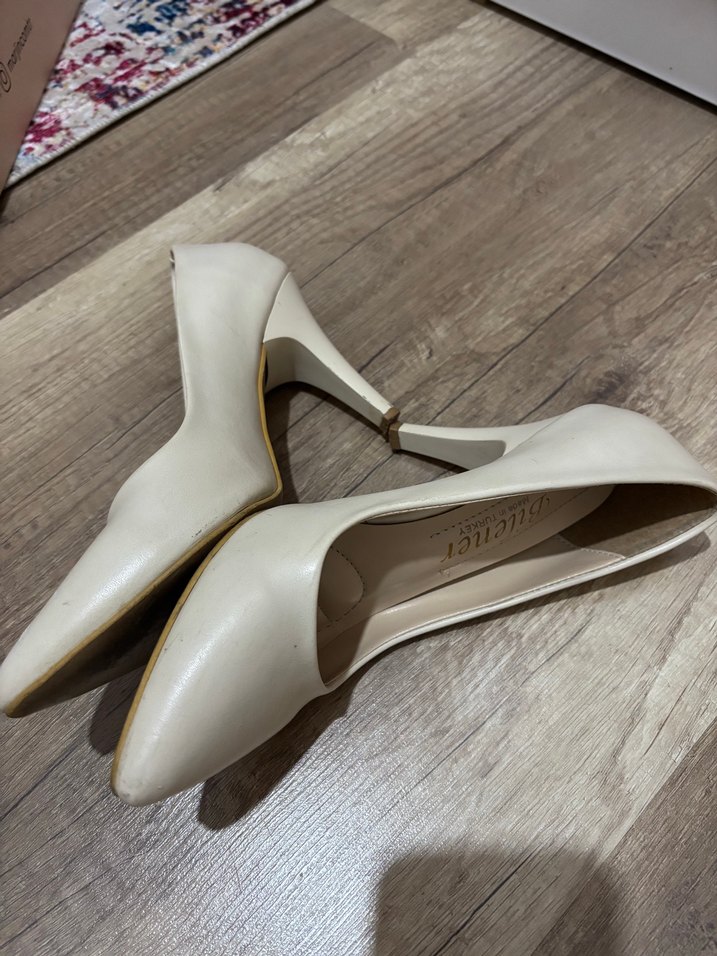 Beyaz Stiletto Topuklu Kadın Ayakkabı - Görsel 4