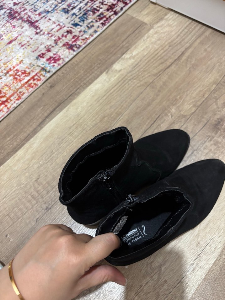 Siyah Süet Tokalı Kadın Bot - Görsel 5