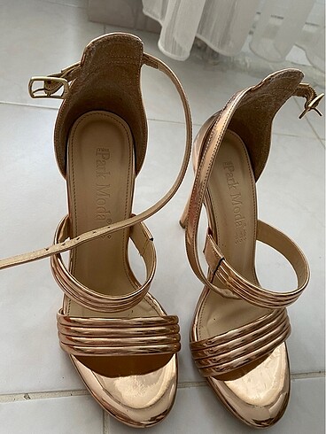 37 Beden ROSEGOLD TOPUKLU AYAKKABI
