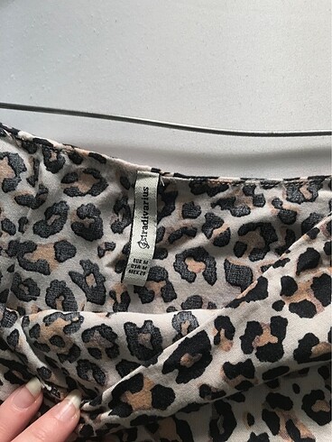 Stradivarius Stradivarius Leopar Askılı Bluz