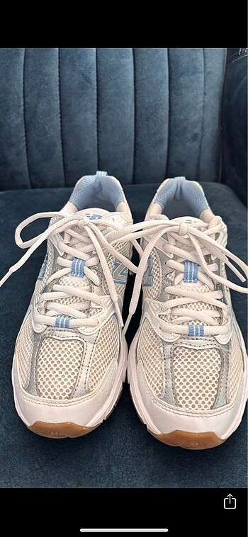 37,5 Beden beyaz Renk Orjinal New balance 530
