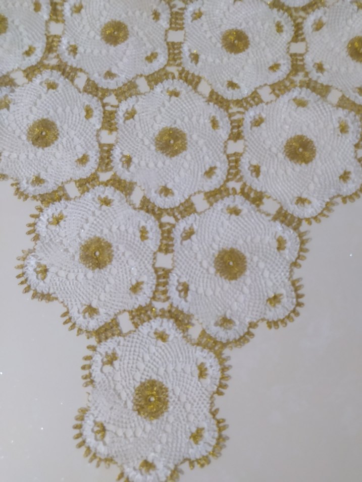 Altın İşlemeli Beyaz ine oyasi l Masa Örtüsü - Görsel 2
