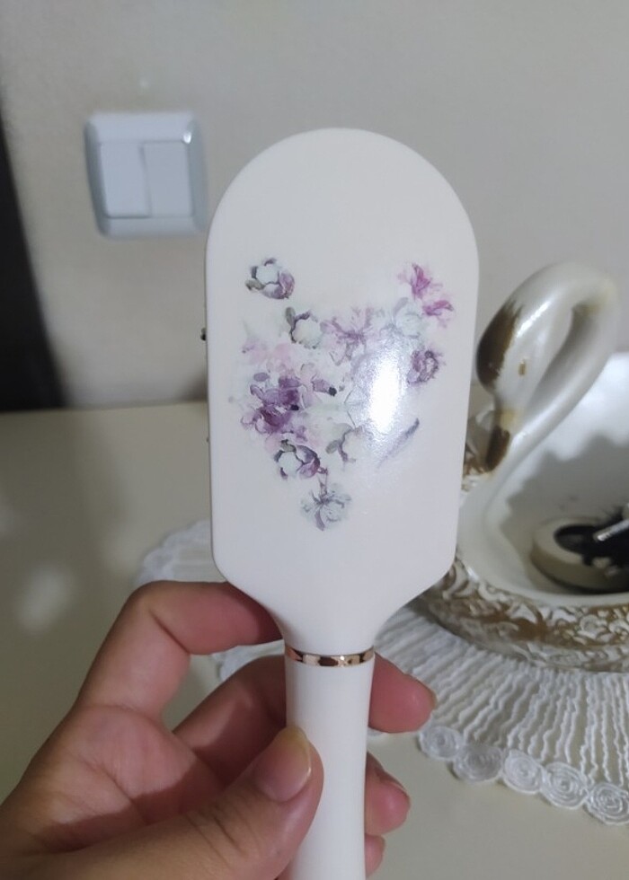 Avon eski çiçekli saç tarağı ve fırçası  - Görsel 2