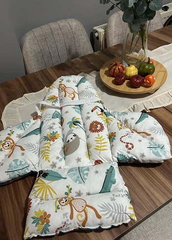 Beden Gri Ayaklı Bebek Mama Sandalyesi minderi