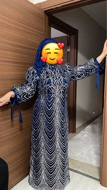 MAVİ ABİYE HİÇ GİYİLMEDİ DENEDİK OLMADI