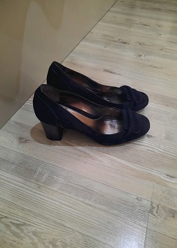 37,5 Beden Siyah Süet Tokalı Klasik Topuklu Stiletto