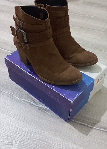 39 Beden Kısa topuklu bot camel kahverengi taba