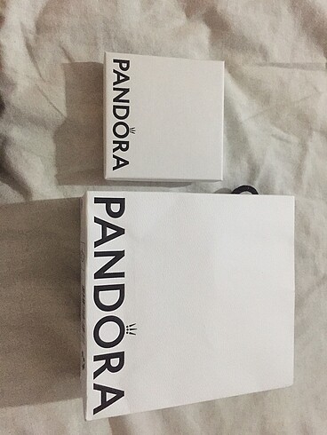 Pandora bileklik kutusu ve torbası