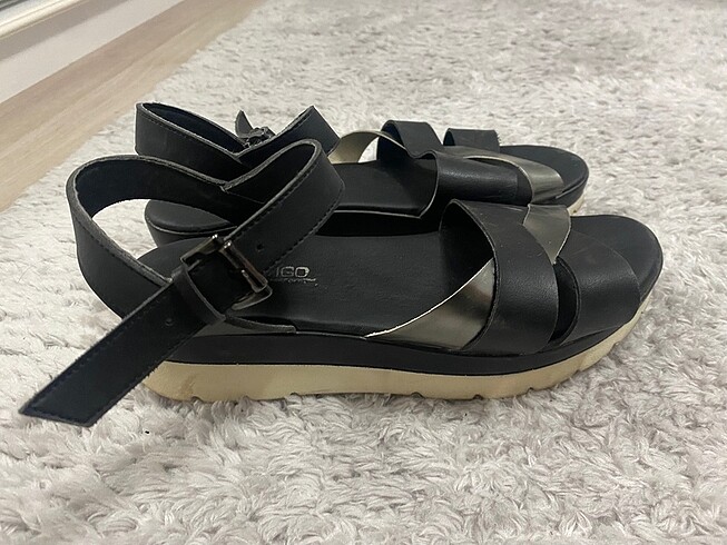 Butigo Butigo Siyah Gümüş Detaylı Sandalet 39