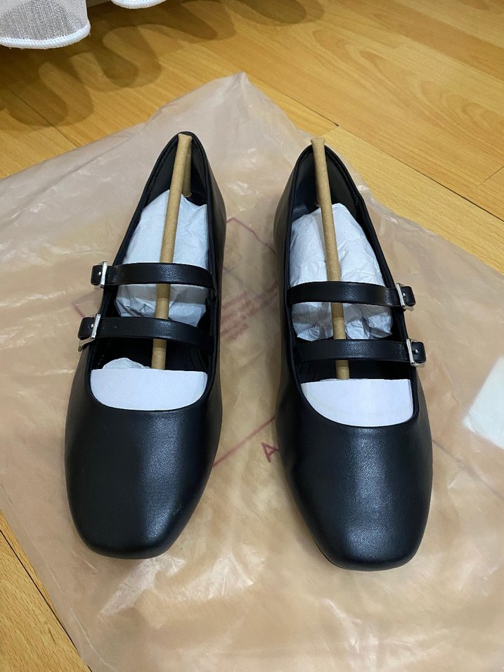 Tokalı Siyah Kadın Düz Ayakkabı - Görsel 4