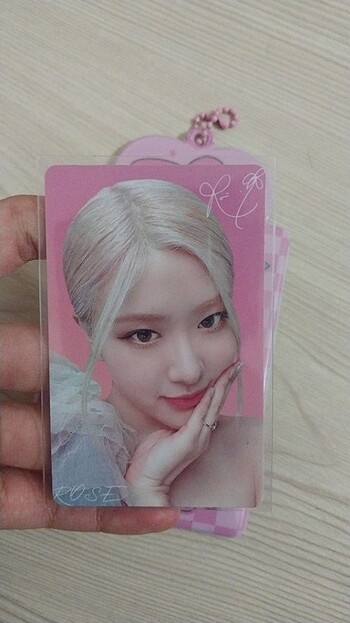 Diğer Rosé selca the girls+pc holder+2 unoff pc