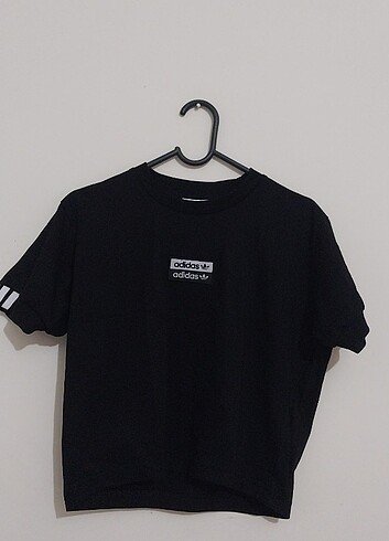 Adidas Adidas Jisoo crop tee