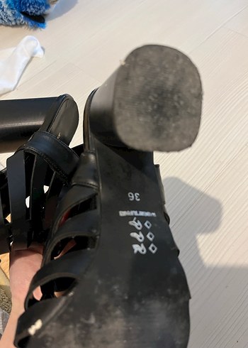 Siyah Kadın Topuklu Sandalet - Görsel 2