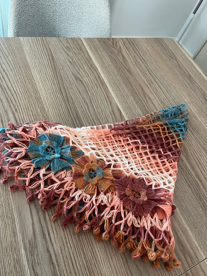 Çiçekli Dantel Detaylı Bohem Örgü Şal - Görsel 3