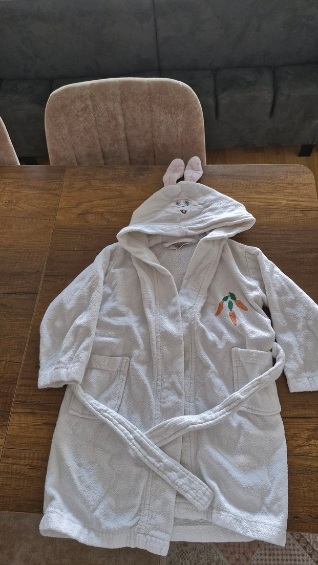 Kız Çocuk Nakışlı Beyaz Bornoz - Görsel 2