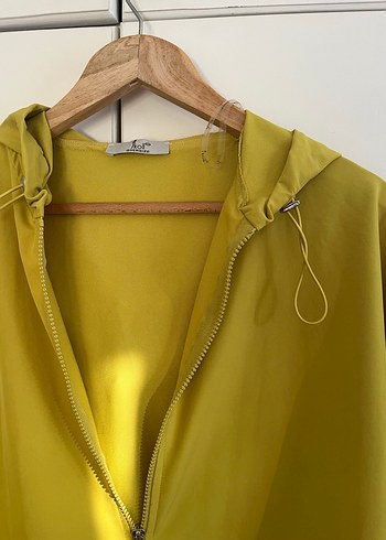 Sarı Kapüşonlu Kadın Ceket - Görsel 2