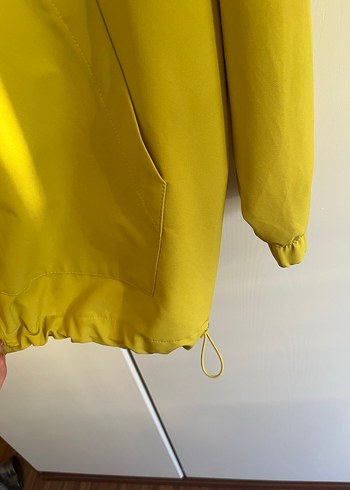 Sarı Kapüşonlu Kadın Ceket - Görsel 3