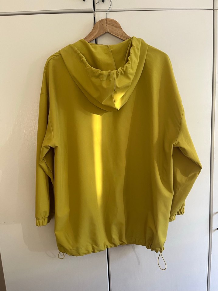 Sarı Kapüşonlu Kadın Ceket - Görsel 4