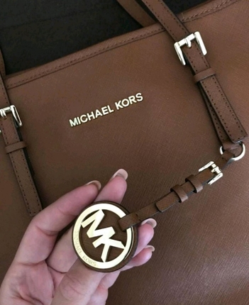 Michael Kors Michael Kors sınırlı sayıda temiz kullanılmış taba çanta. 