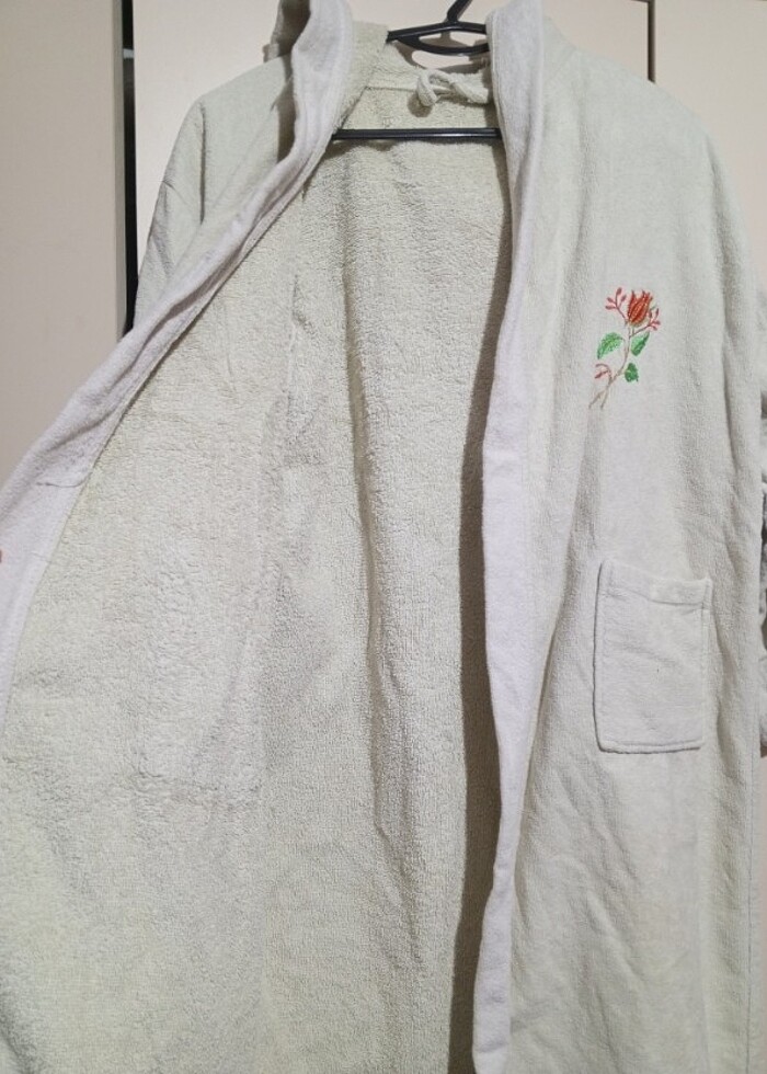 KÜÇÜK BEDEN NAKIŞLI BORNOZ ( KIZ ÇOCUK YETİŞKİN) - Görsel 2