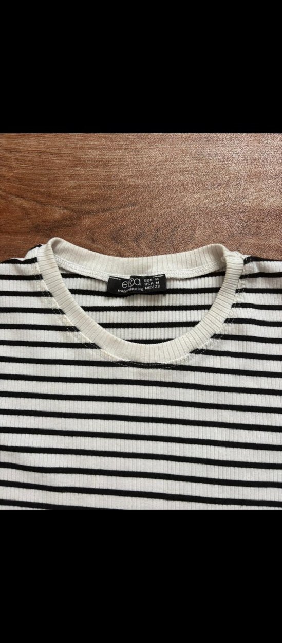 Beyaz Siyah Çizgili Kısa Kollu Tişört - Görsel 2