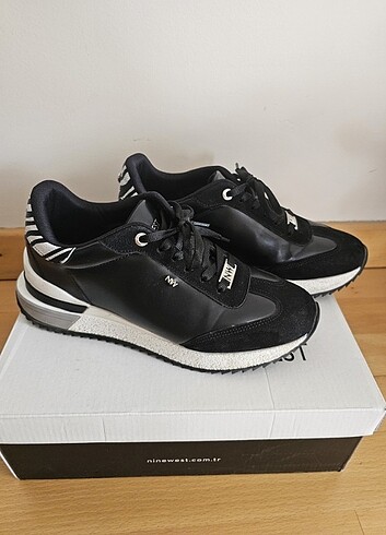 38 Beden Nine West Siyah Sneaker