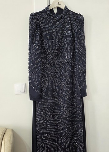 Uzun Lacivert Taşlı Kadın Abiye Elbise - Görsel 7