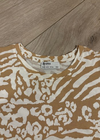 Bershka Desenli Tişört - Görsel 3