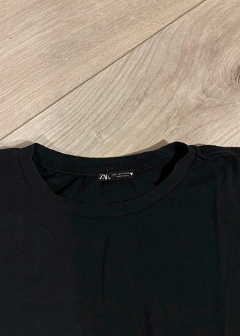 Zara Siyah Volanlı Tişört - Görsel 2