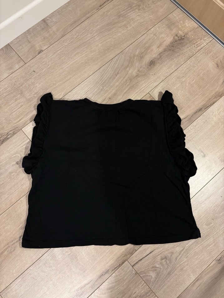 Zara Siyah Volanlı Tişört - Görsel 4