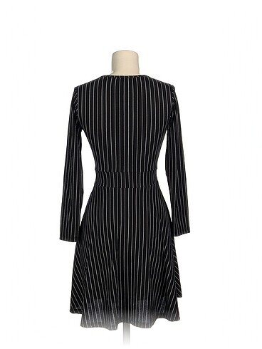 s Beden PreLoved Kısa Elbise %70 İndirimli.