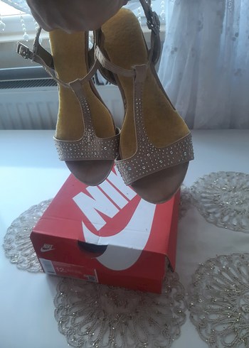 Altın Renkte Abiye Ayakkabı - Görsel 4