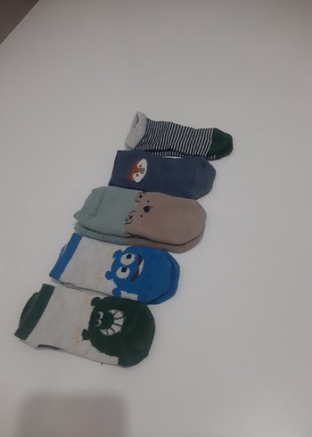 Çocuklar için Çok Renkli Nakışlı Çoraplar - Görsel 3