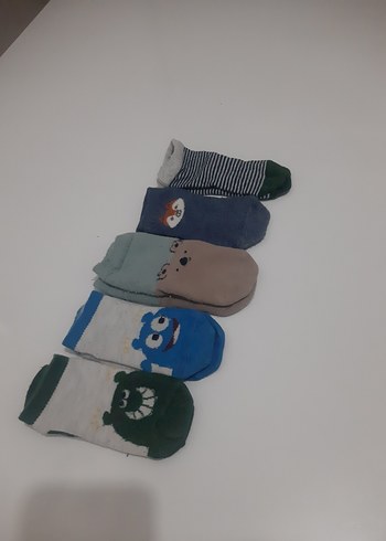 Çocuklar için Çok Renkli Nakışlı Çoraplar - Görsel 2