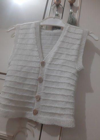 Çocuk Beyaz Örgü V Yaka Süveter - Görsel 2