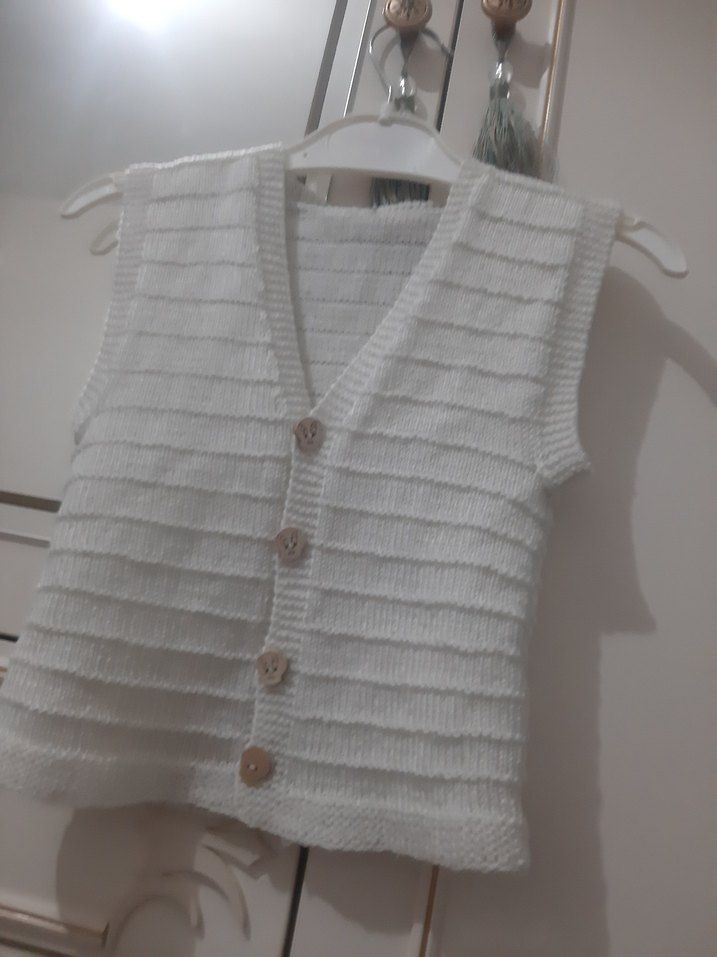 Çocuk Beyaz Örgü V Yaka Süveter - Görsel 2