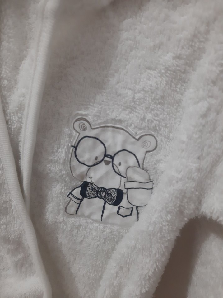 Kapüşonlu Erkek Çocuk Bornozu Gri Baskılı - Görsel 3