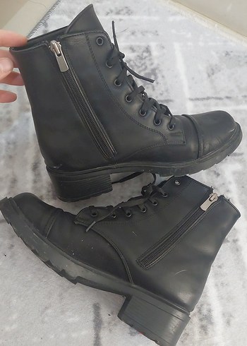 Siyah Topuklu Bot - Görsel 2